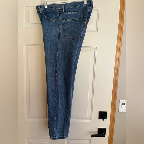 Men’s Levi’s 505 straight leg medium dark wash. Size 34 x 30 - Picture 3 of 11